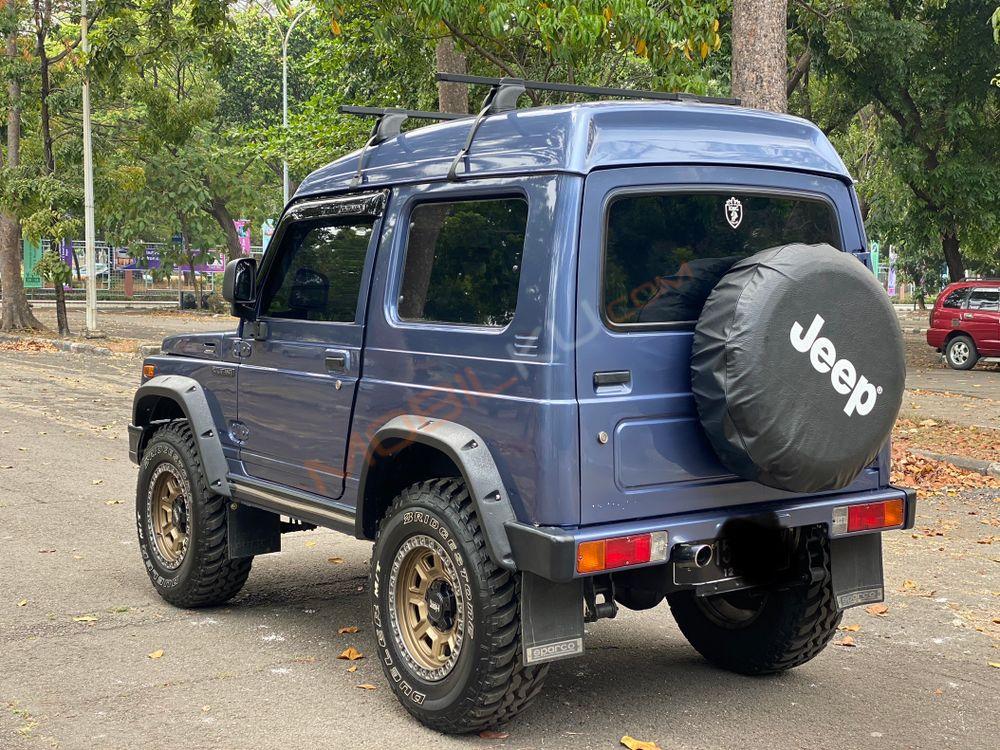 Mobil Suzuki Katana 2005