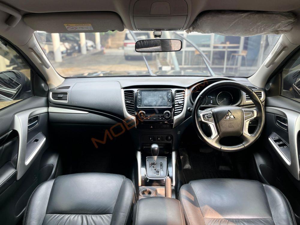 Mobil Mitsubishi Pajero Sport 2022