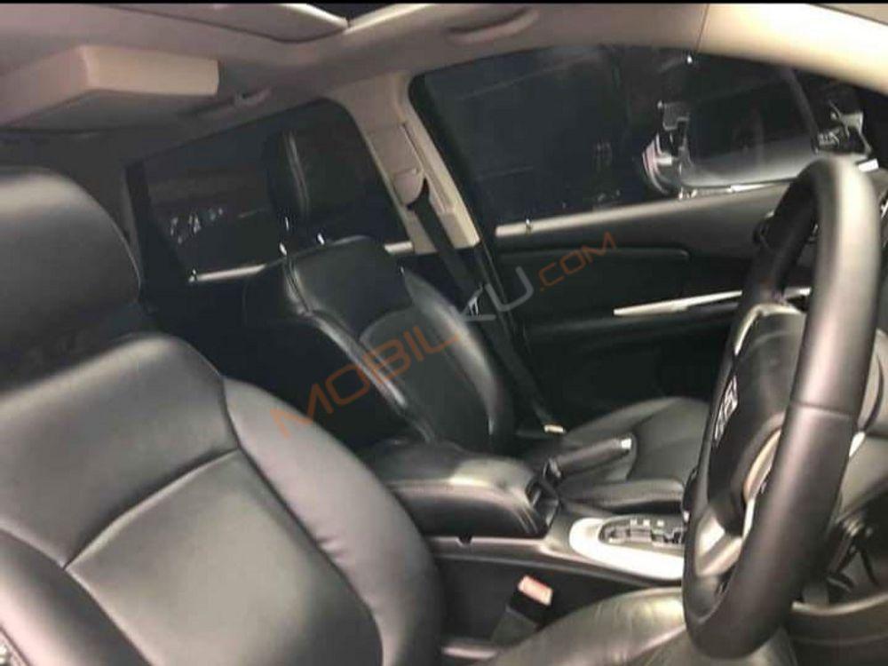 Mobil Dodge Journey 2013