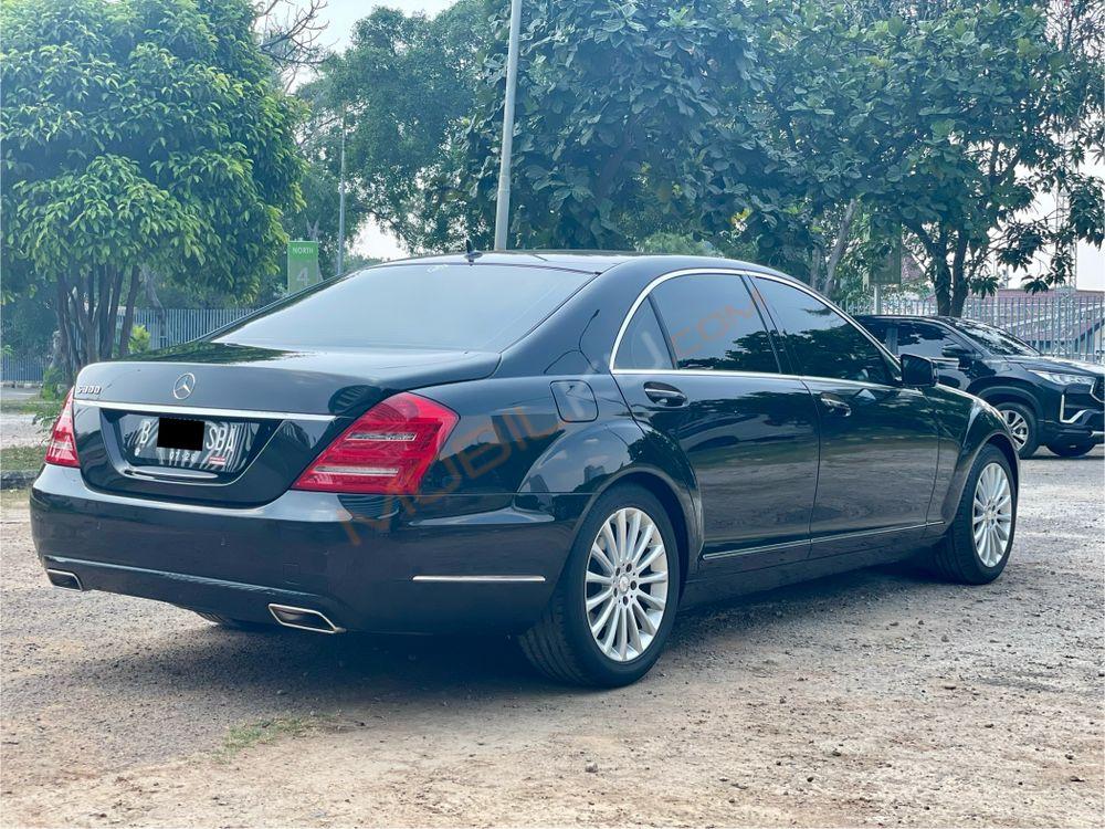 Mobil Mercedes-Benz S-Class 2011