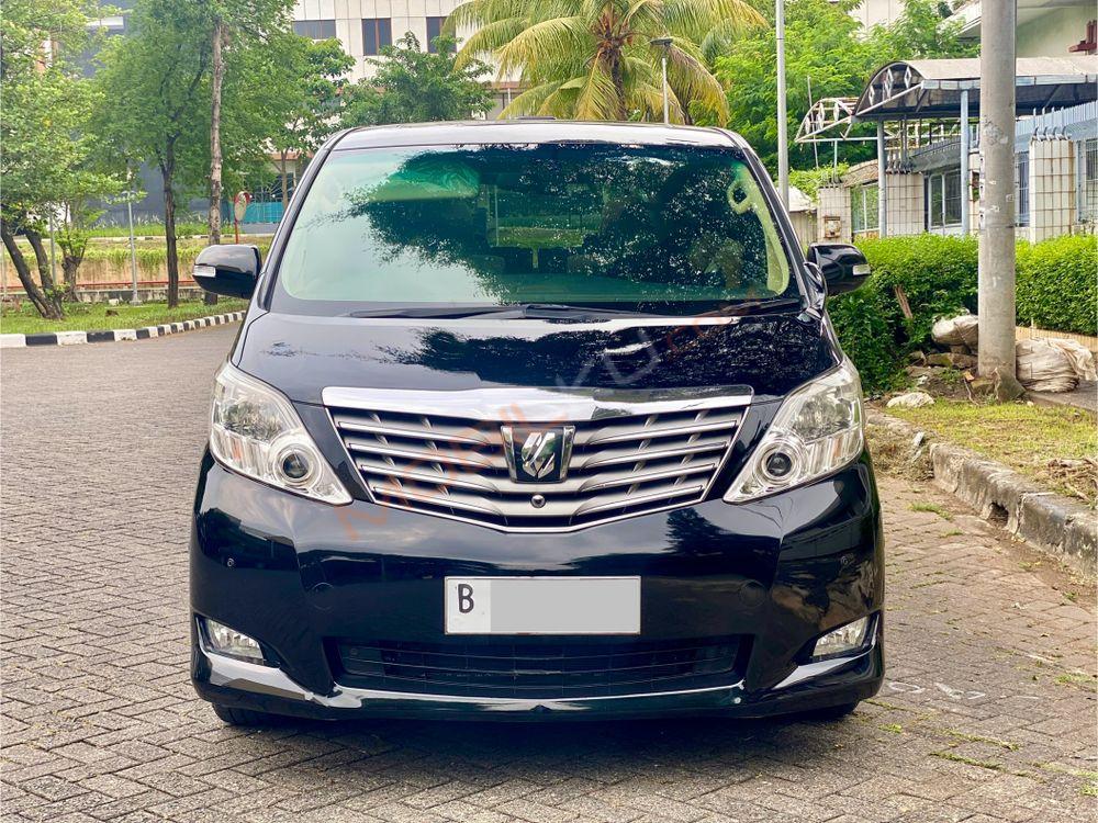 Mobil Toyota Alphard 2010