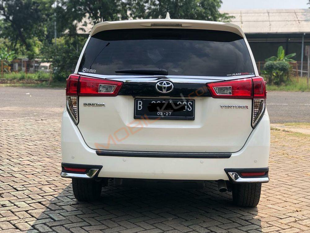 Mobil Toyota Kijang Innova 2017