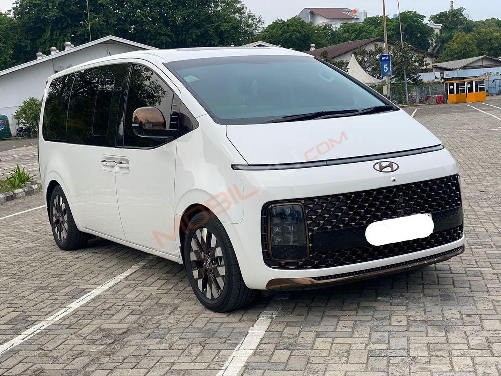 Mobil Hyundai Staria 2022