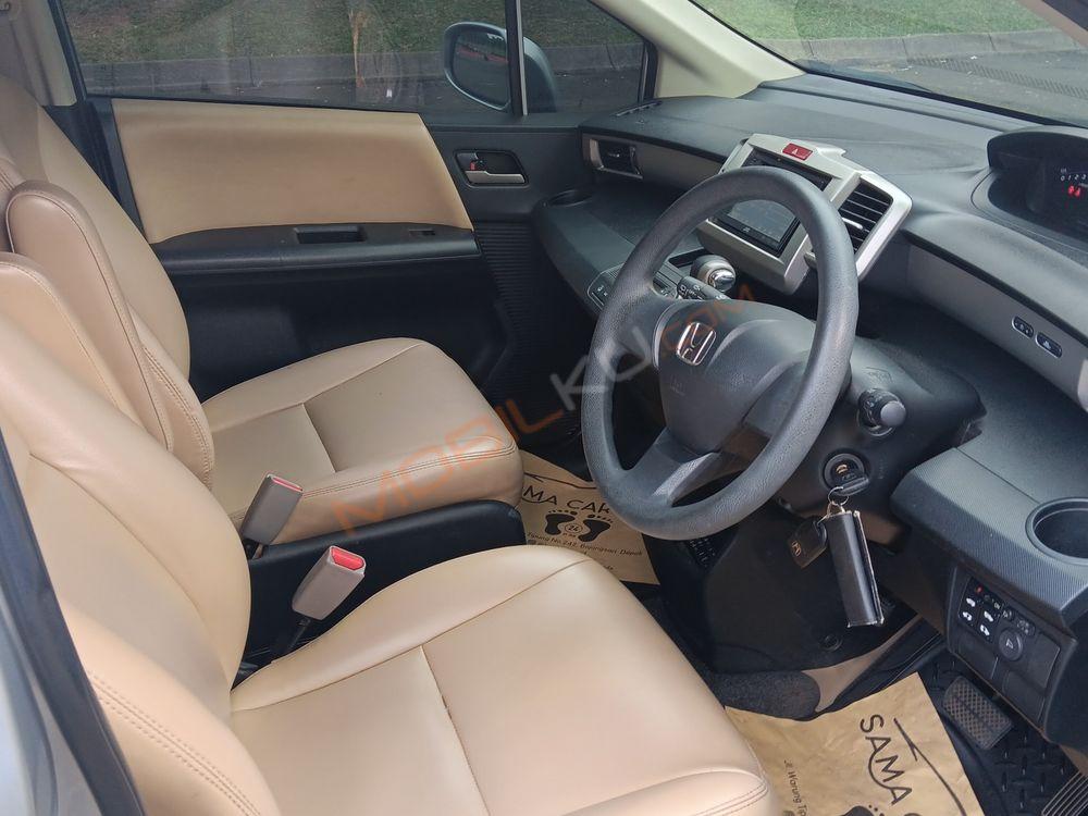 Mobil Honda Freed 2012