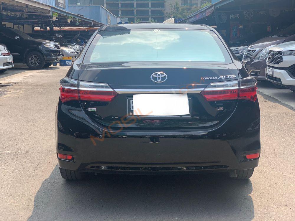 Mobil Toyota Corolla 2018