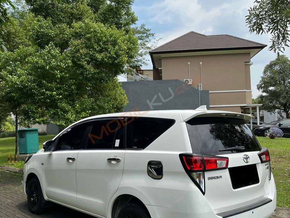 Mobil Toyota Kijang Innova 2019