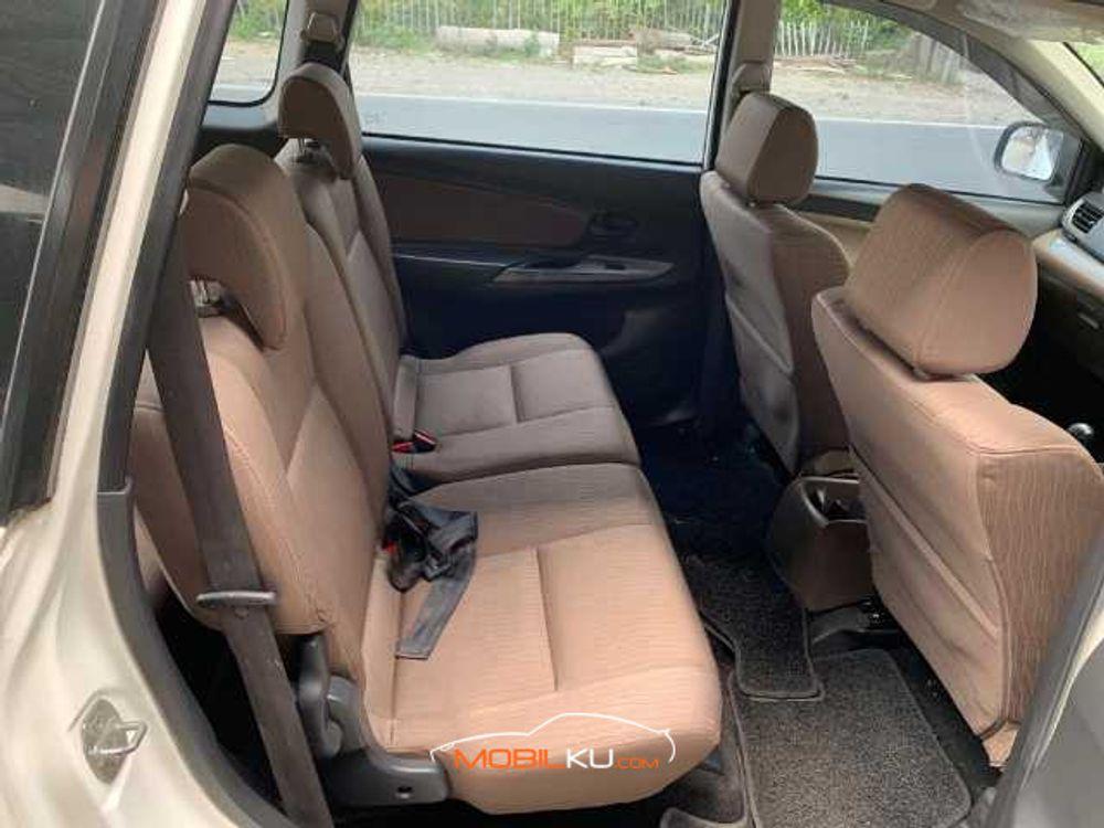 Mobil Daihatsu Xenia 2016