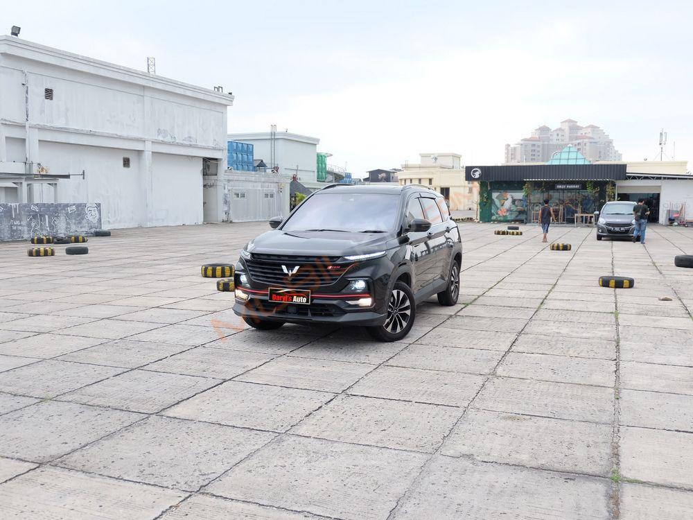 Mobil Wuling Almaz 2021