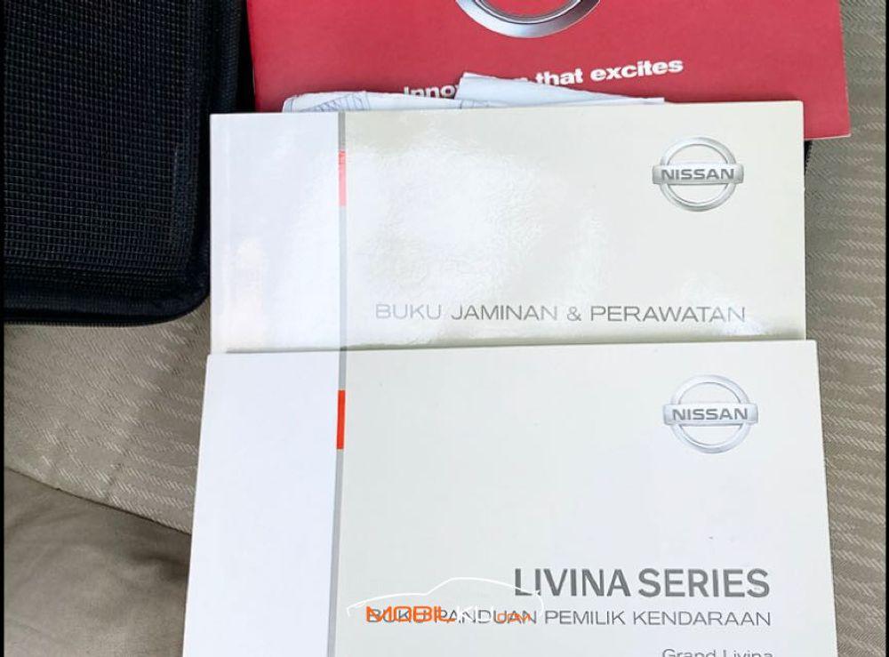 Mobil Nissan Grand Livina 2014