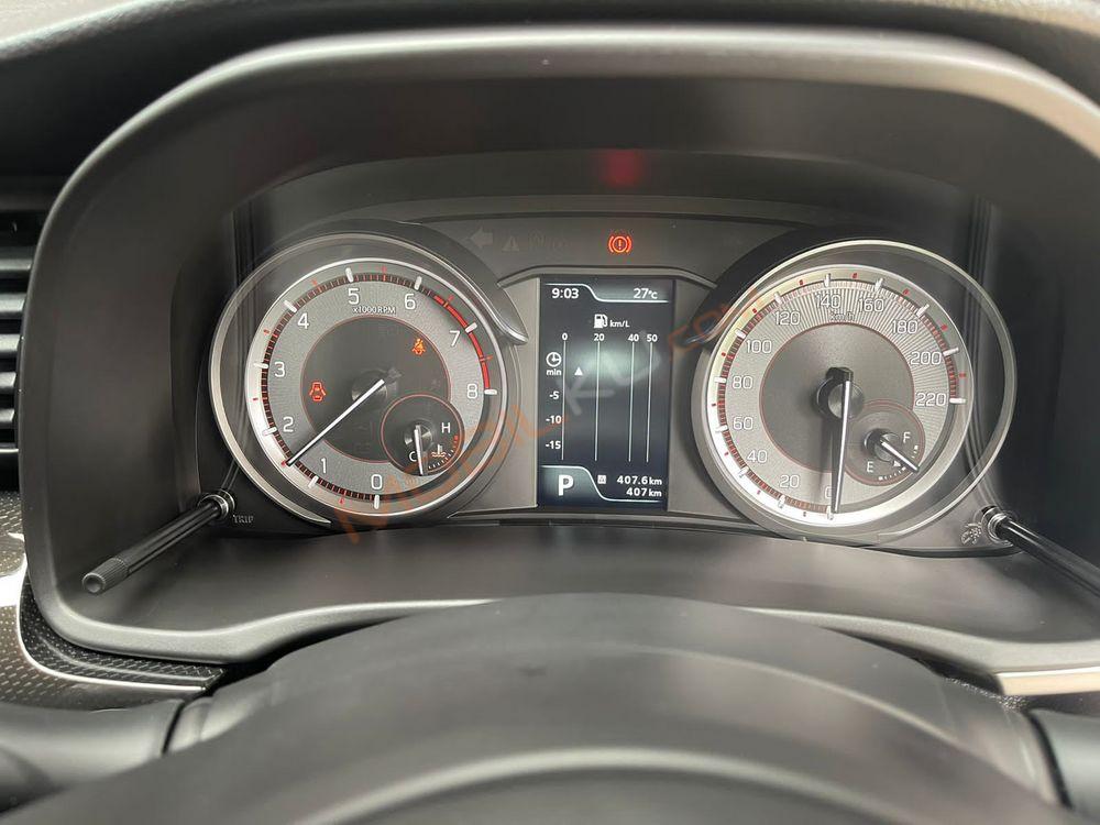 Mobil Suzuki XL7 2022