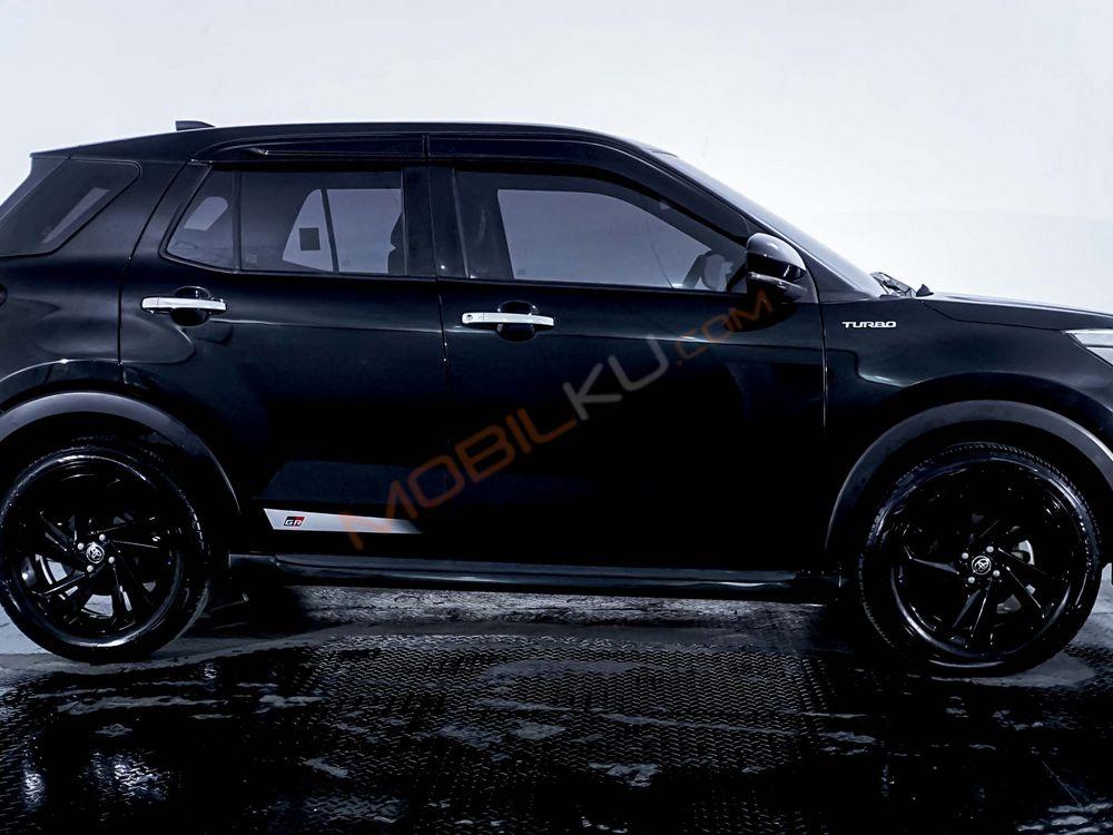 Mobil Toyota Raize 2022