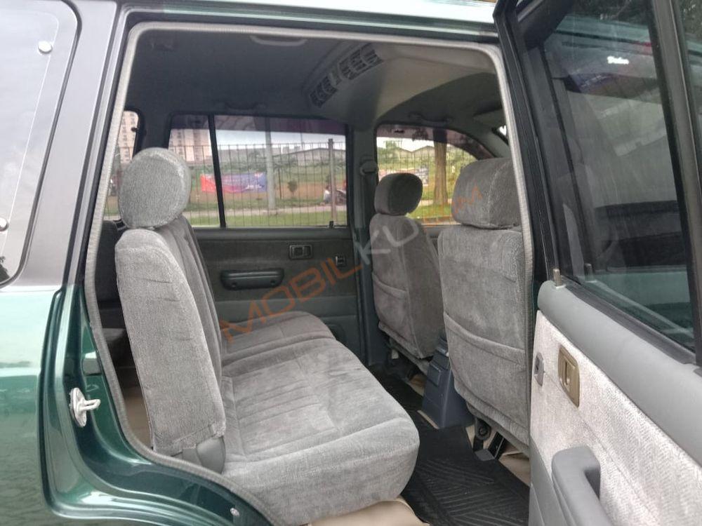 Mobil Toyota Kijang 1997