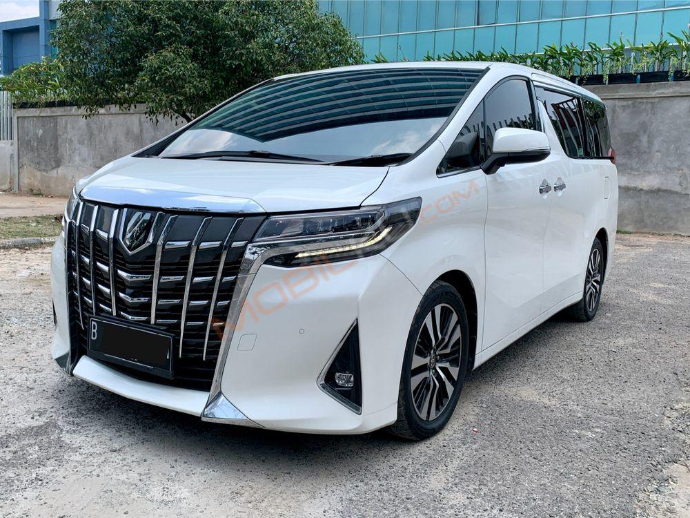 Mobil Toyota Alphard 2020