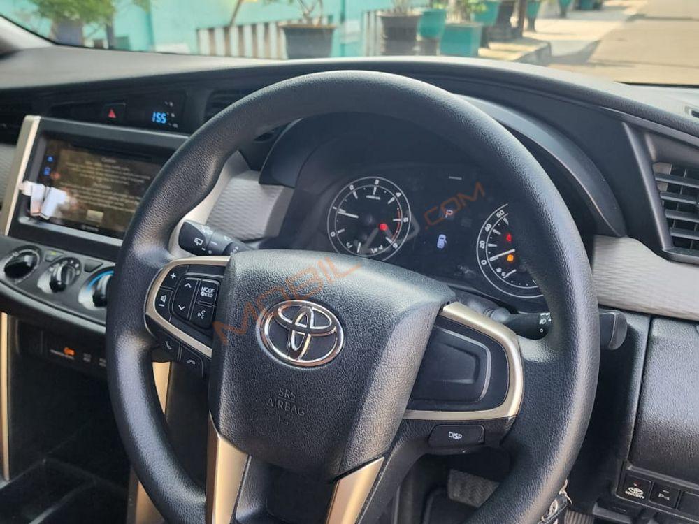 Mobil Toyota Kijang Innova 2017