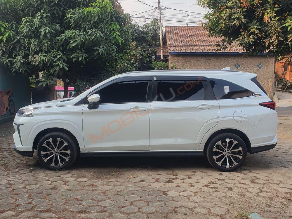 Mobil Toyota Veloz 2022