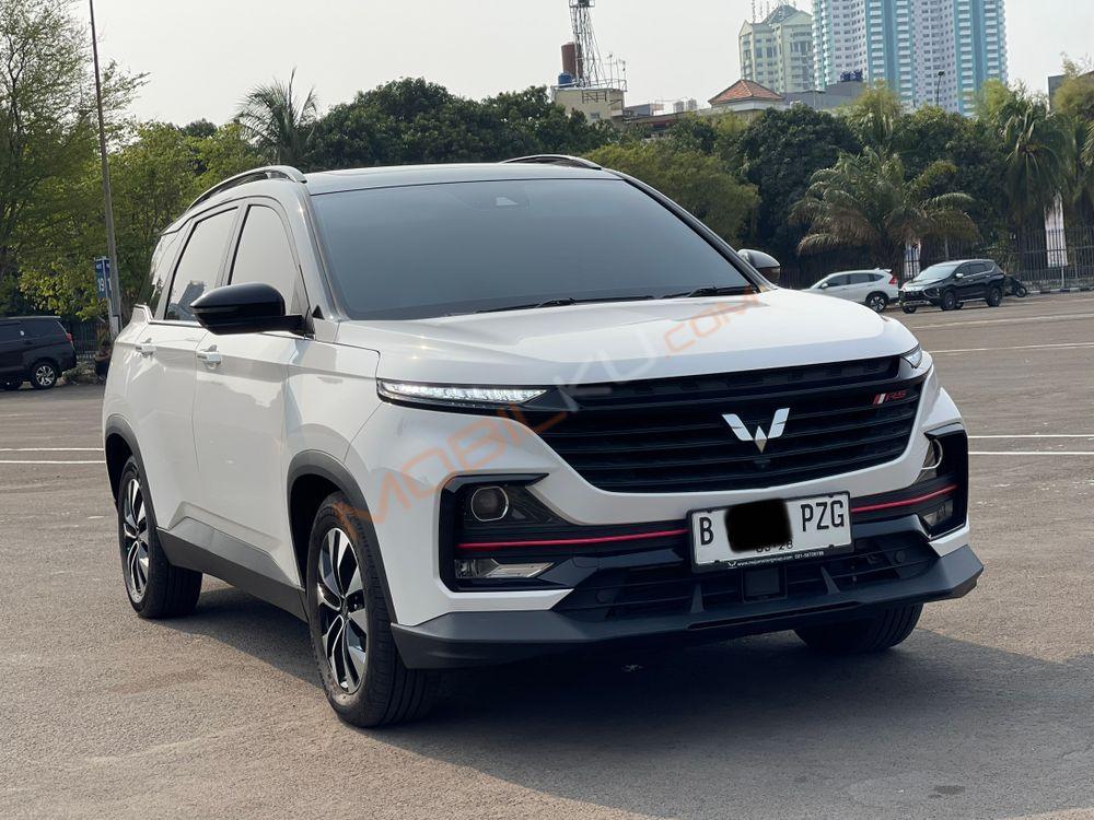 Mobil Wuling Almaz 2022