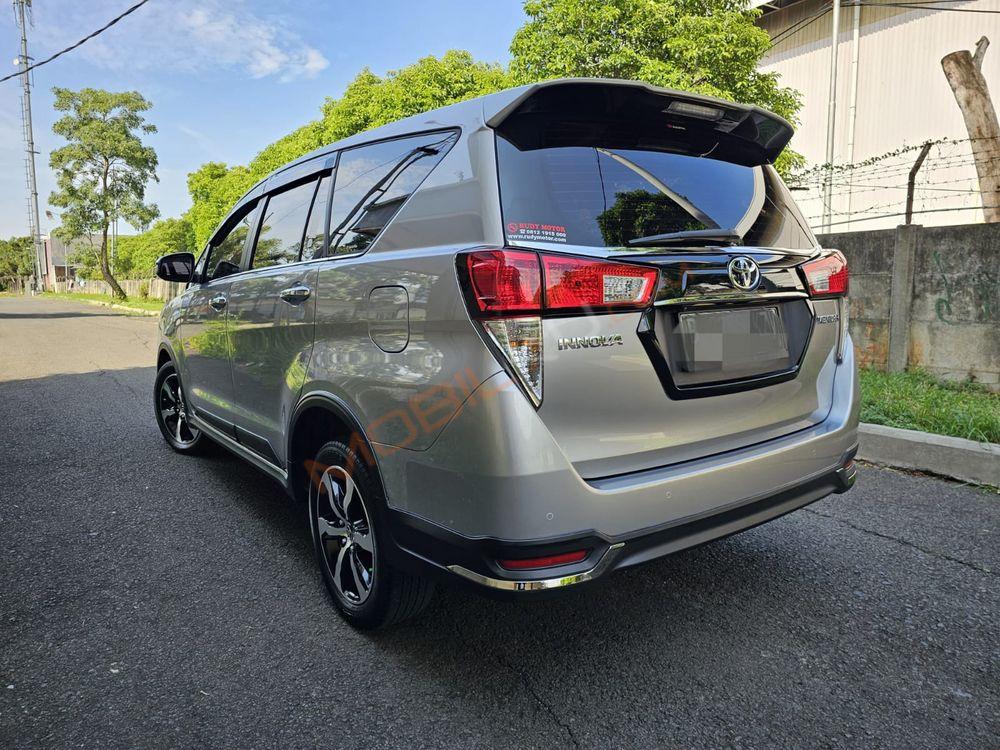 Mobil Toyota Kijang Innova 2022