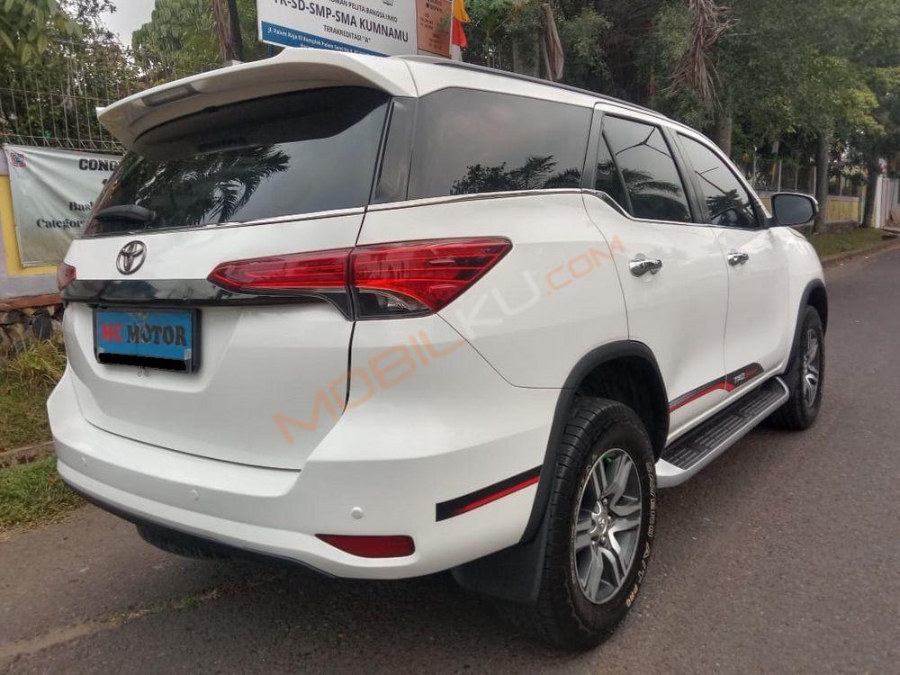 Mobil Toyota Fortuner 2016
