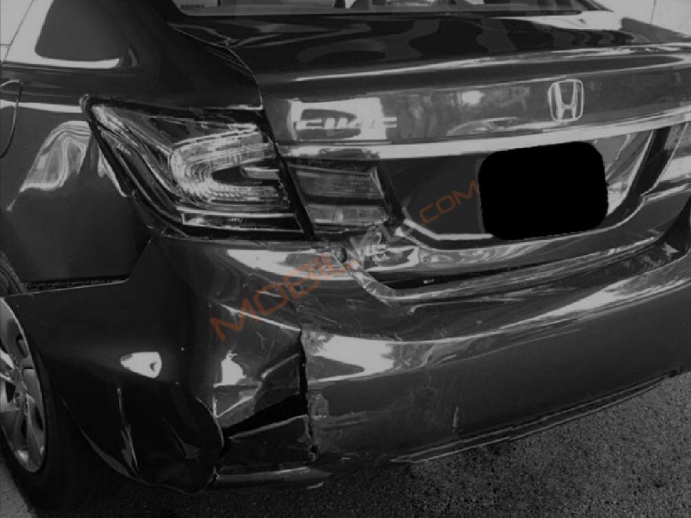 Mobil Mitsubishi Fuso FM 2023