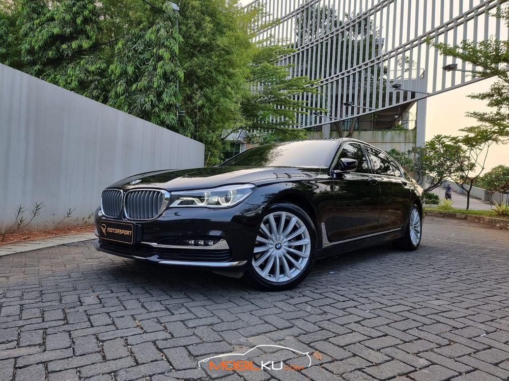 Mobil BMW 7 Series 2016