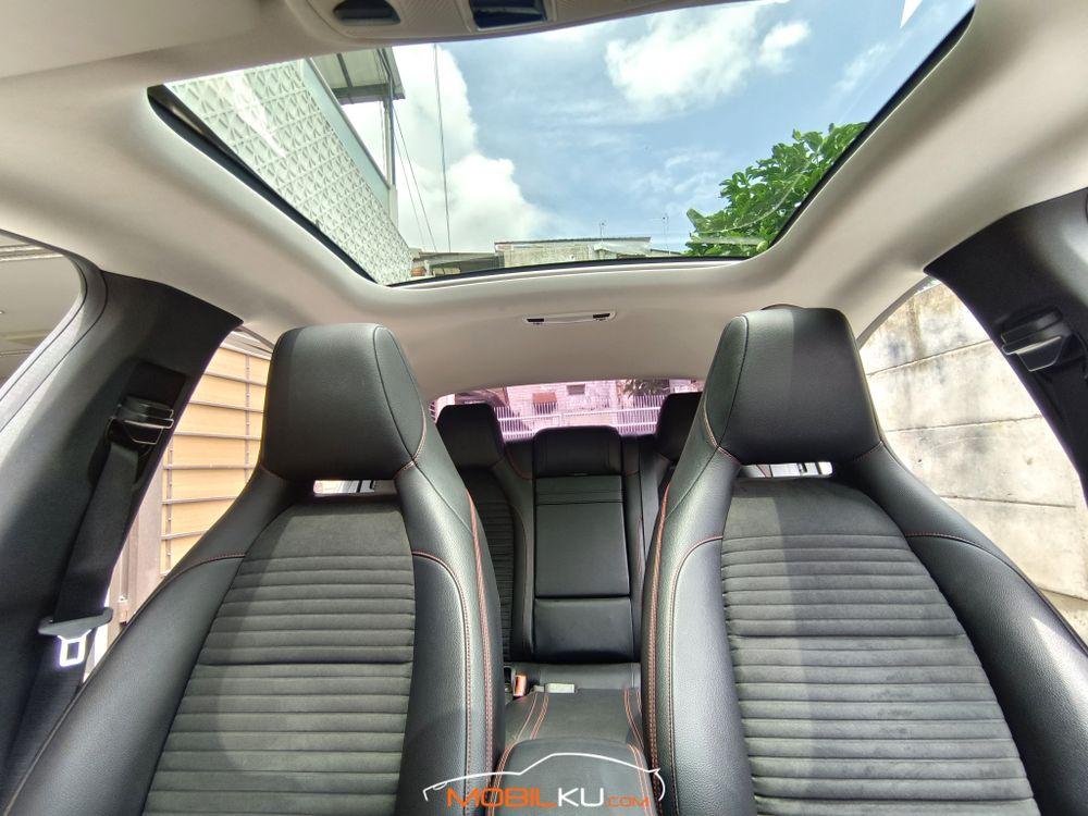 Mobil Mercedes-Benz CLA 2016