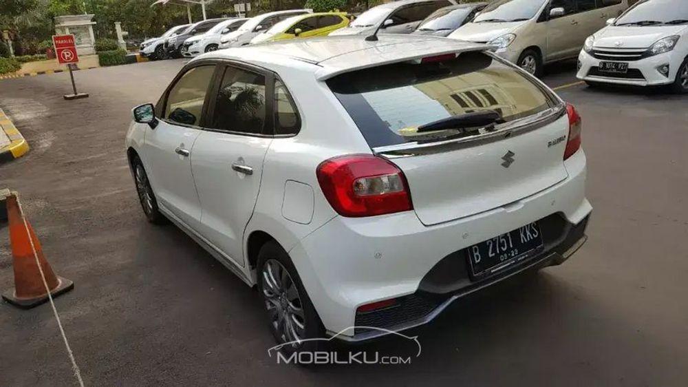 Mobil Suzuki Baleno 2018