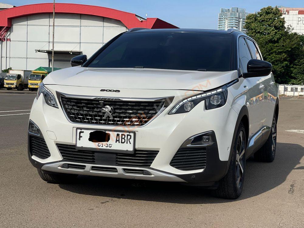Mobil Peugeot 5008 2019