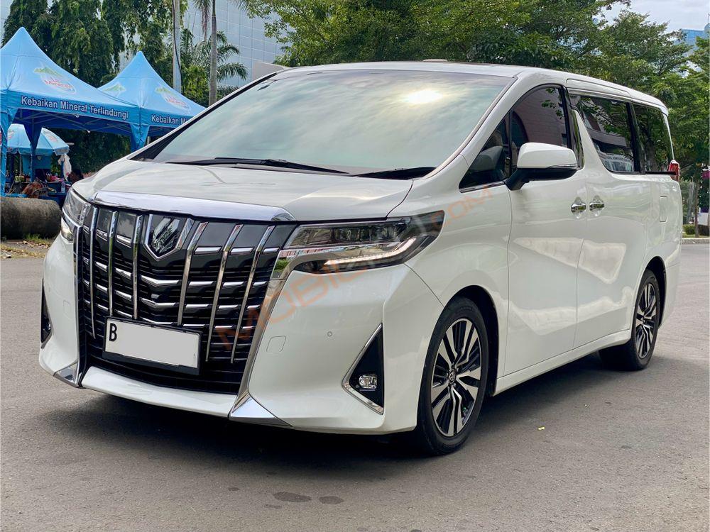 Mobil Toyota Alphard 2020