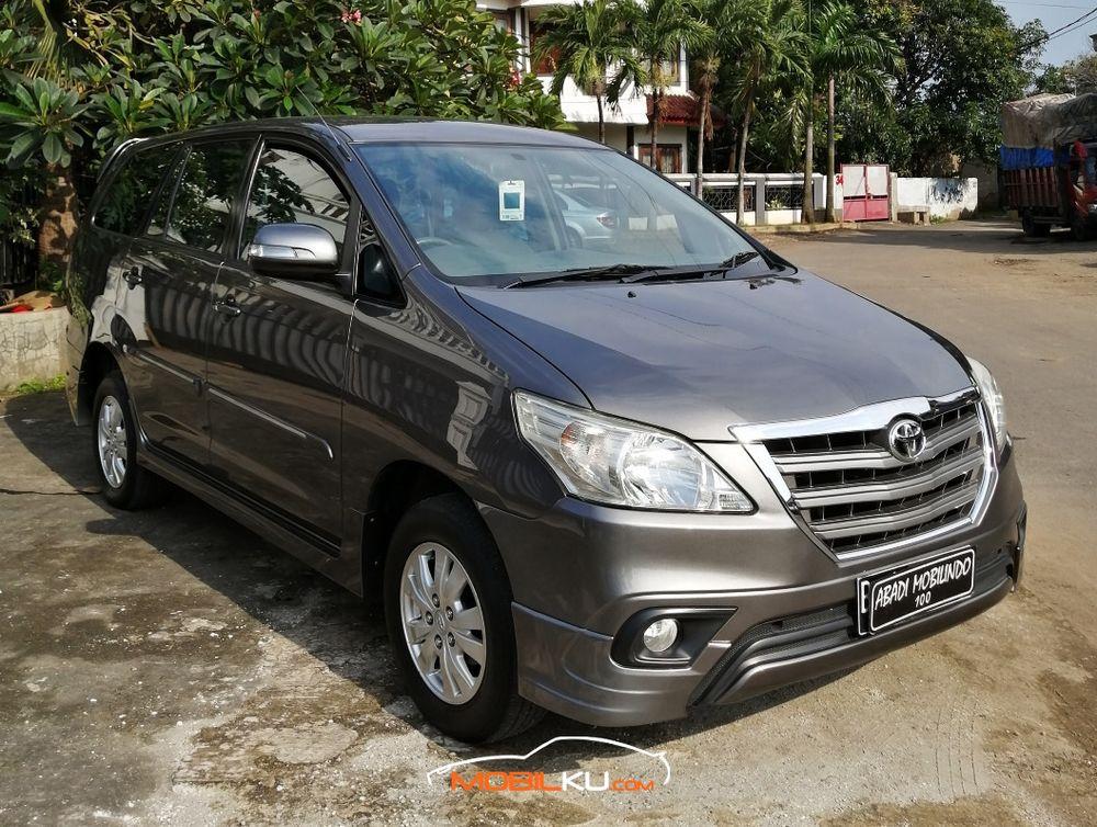 Mobil Toyota Kijang Innova 2013