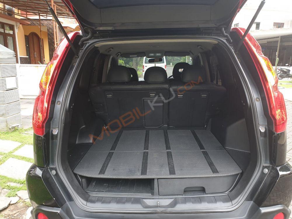 Mobil Nissan X-Trail 2009