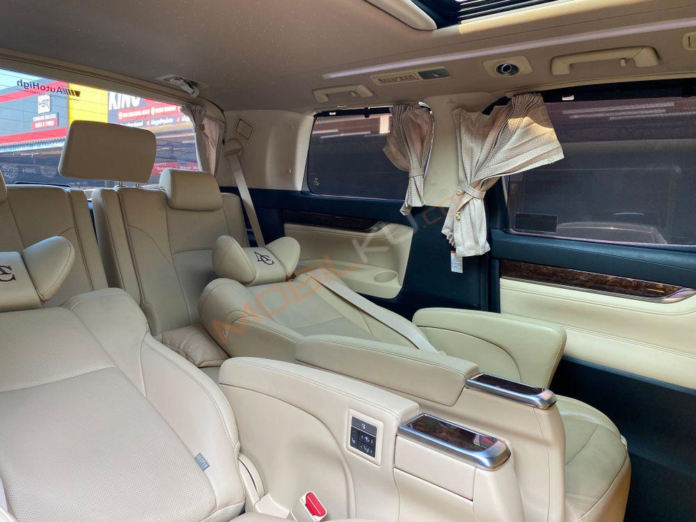 Mobil Toyota Alphard 2018