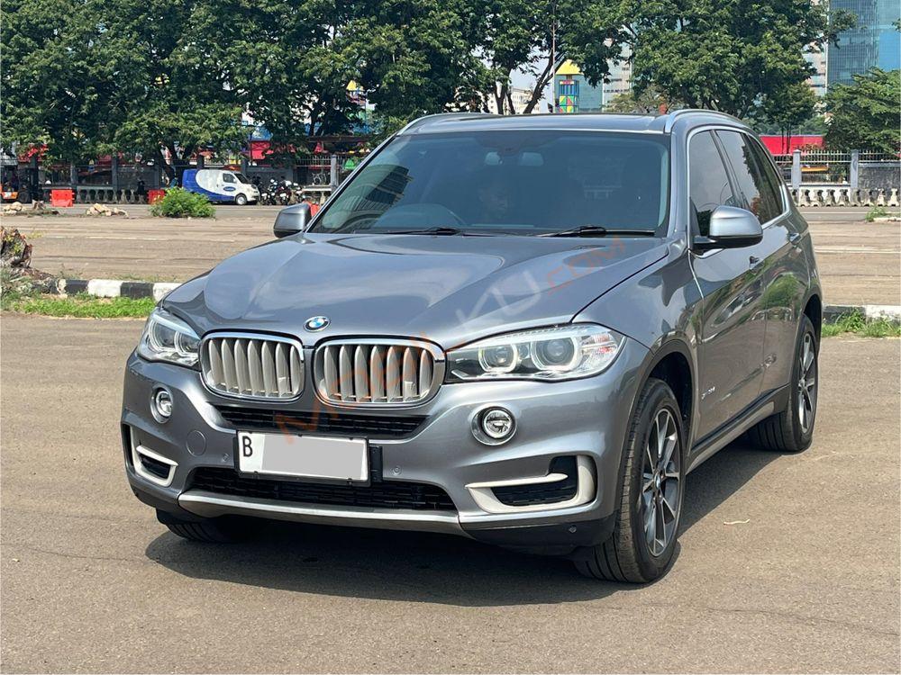 Mobil BMW X5 2015