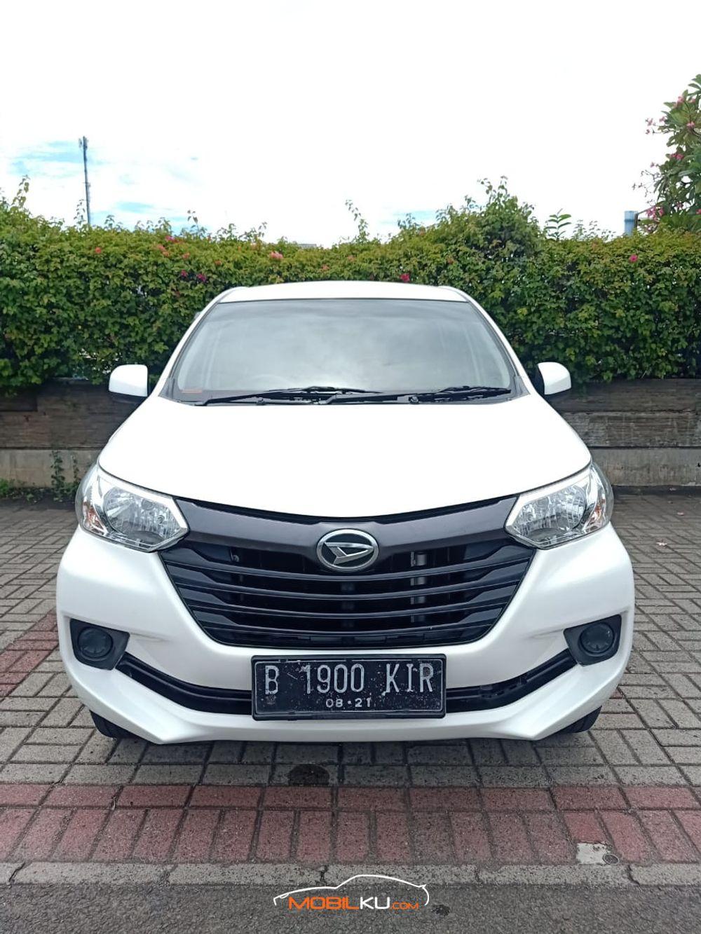 Mobil Daihatsu Xenia 2016