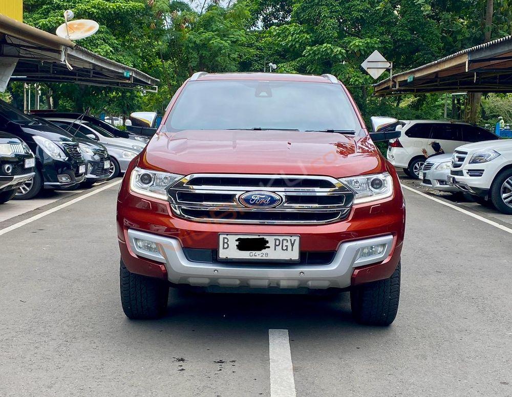 Mobil Ford Everest 2016