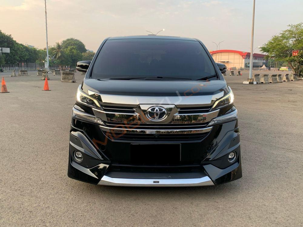 Mobil Toyota Vellfire 2016