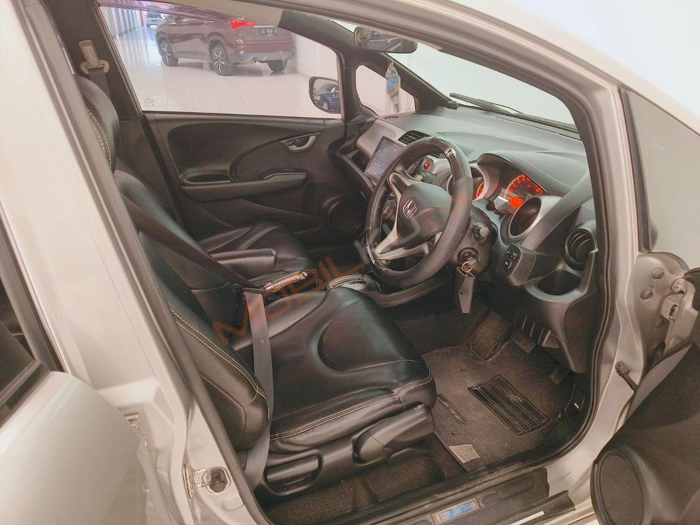 Mobil Honda Jazz 2012