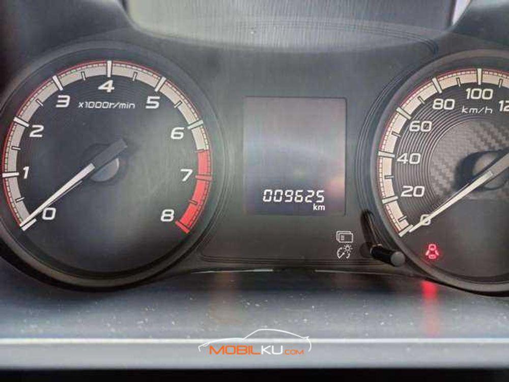 Mobil Nissan Livina 2019