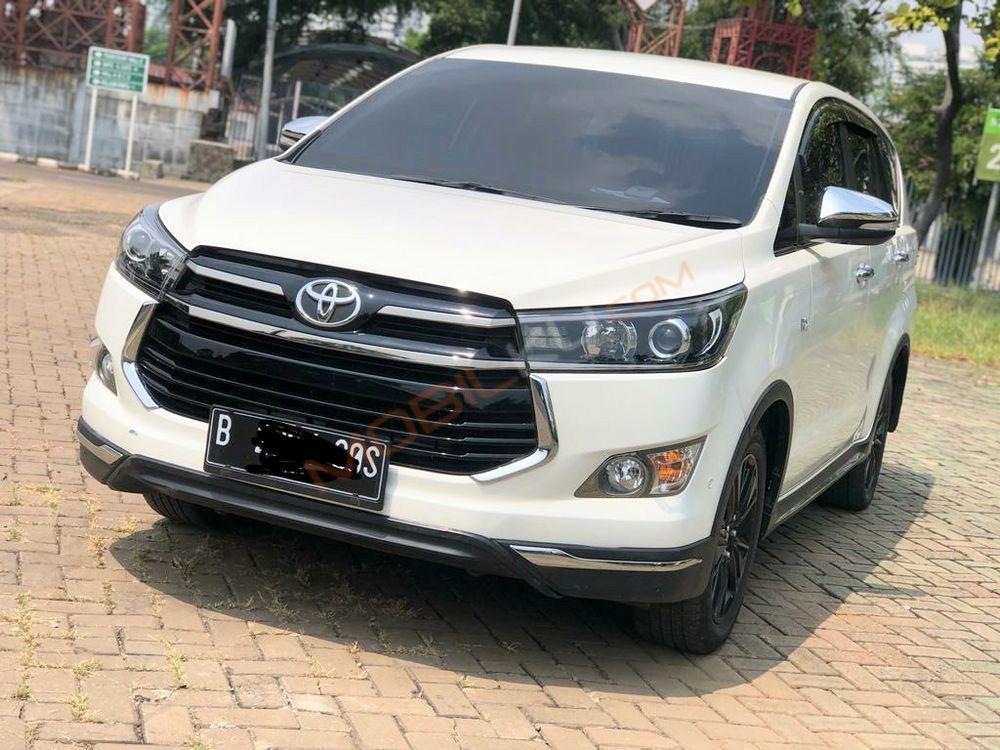 Mobil Toyota Kijang Innova 2017
