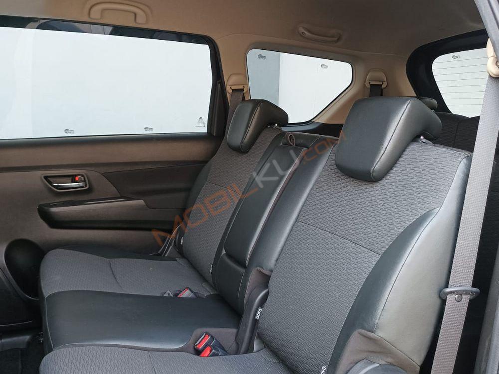 Mobil Suzuki XL7 2022