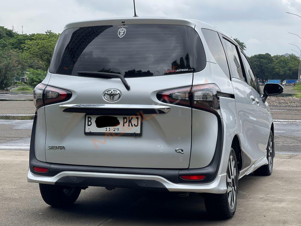 Mobil Toyota Sienta 2019