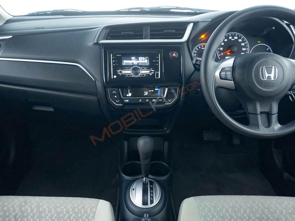 Mobil Honda Brio 2022