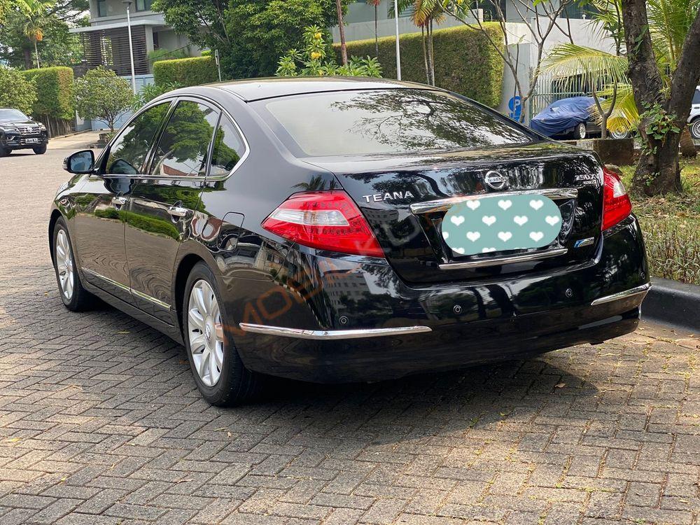 Mobil Nissan Teana 2010