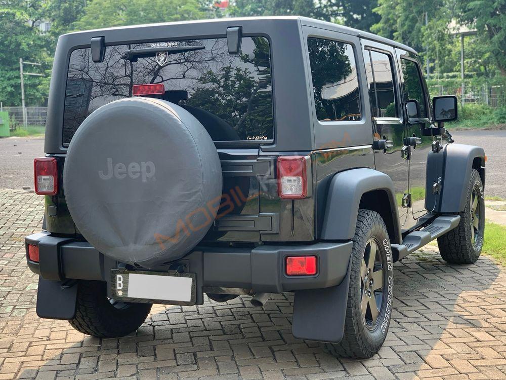 Mobil Jeep Wrangler 2011