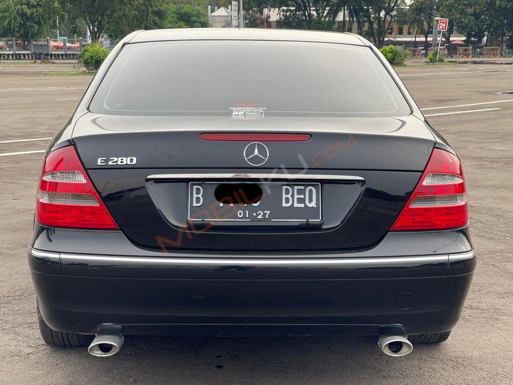 Mobil Mercedes-Benz E-Class 2006