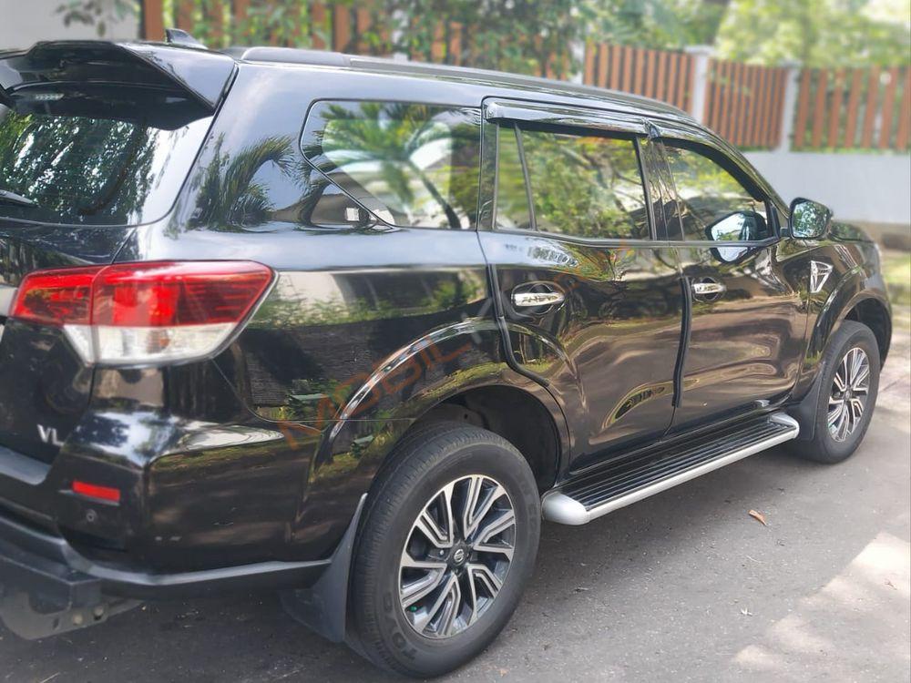 Mobil Nissan Terra 2018