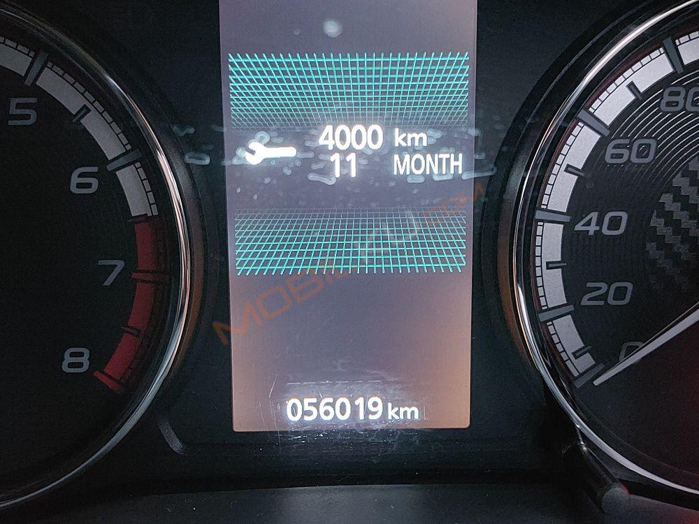 Mobil Nissan Livina 2020