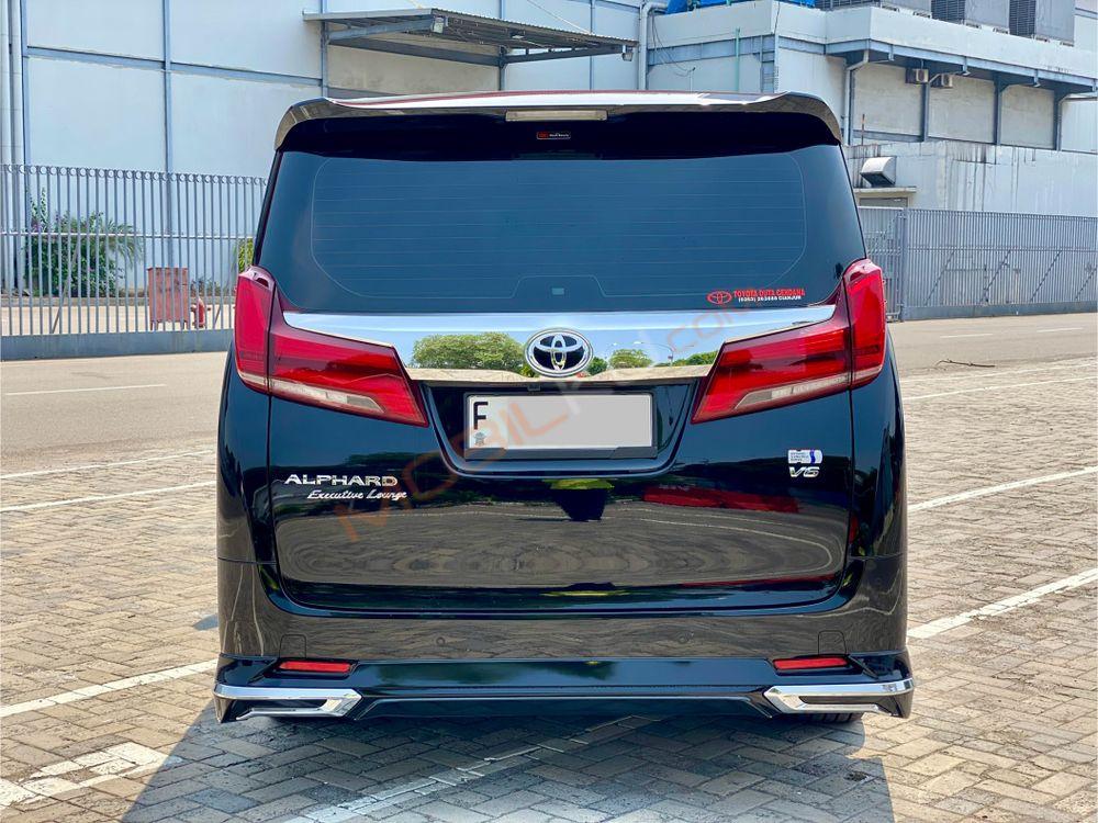 Mobil Toyota Alphard 2023