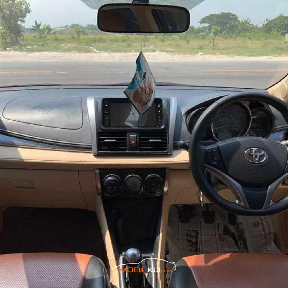 Mobil Toyota Vios 2016