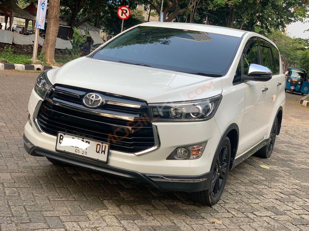 Mobil Toyota Kijang Innova 2018