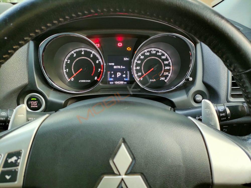 Mobil Mitsubishi Outlander Sport 2012